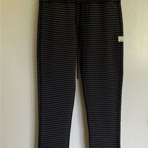 Vuori Daily Leggings in Ink Stripe